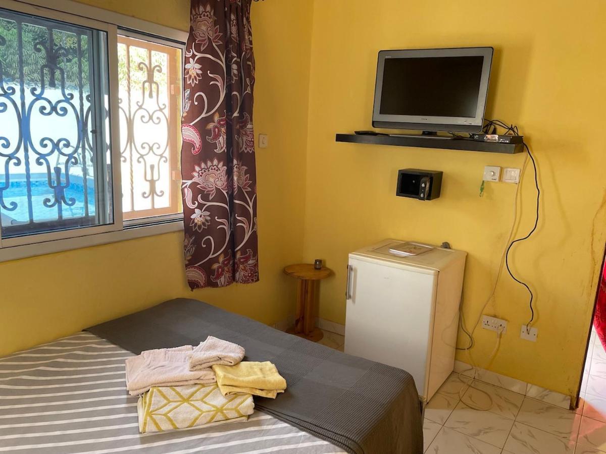The Compound Bed & Breakfast Bijilo Dış mekan fotoğraf