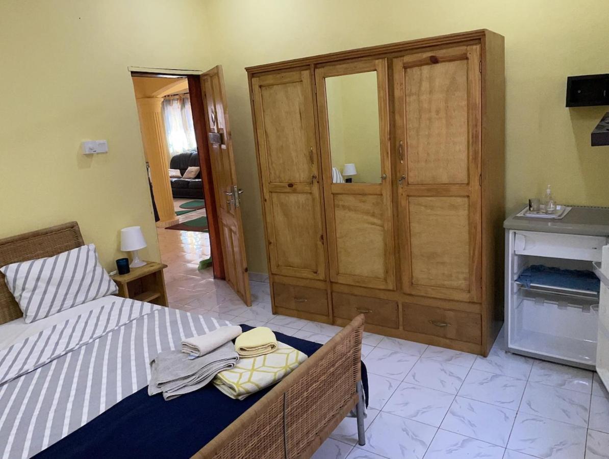 The Compound Bed & Breakfast Bijilo Dış mekan fotoğraf